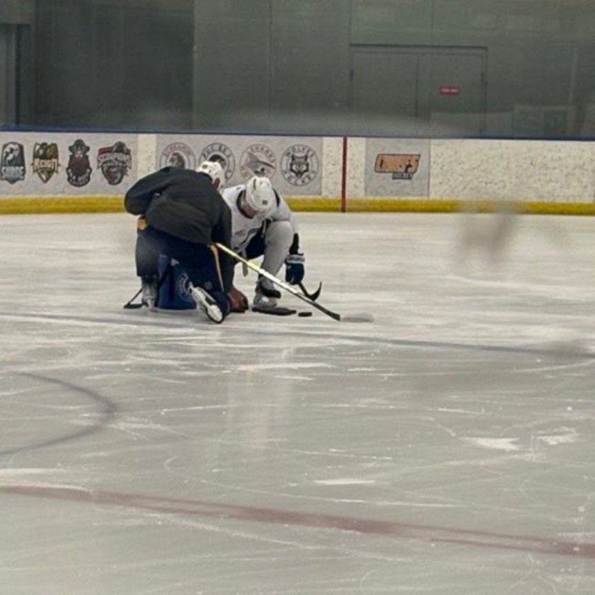86FuckedMyWife's tweet photo. Steven Stamkos spotted training with Nikita Kucherov at the Ice Plex in Bradenton, FL #GoBolts     @TBLightning

(per-@86FuckedMyWife ) https://t.co/WHQ3OHSheq