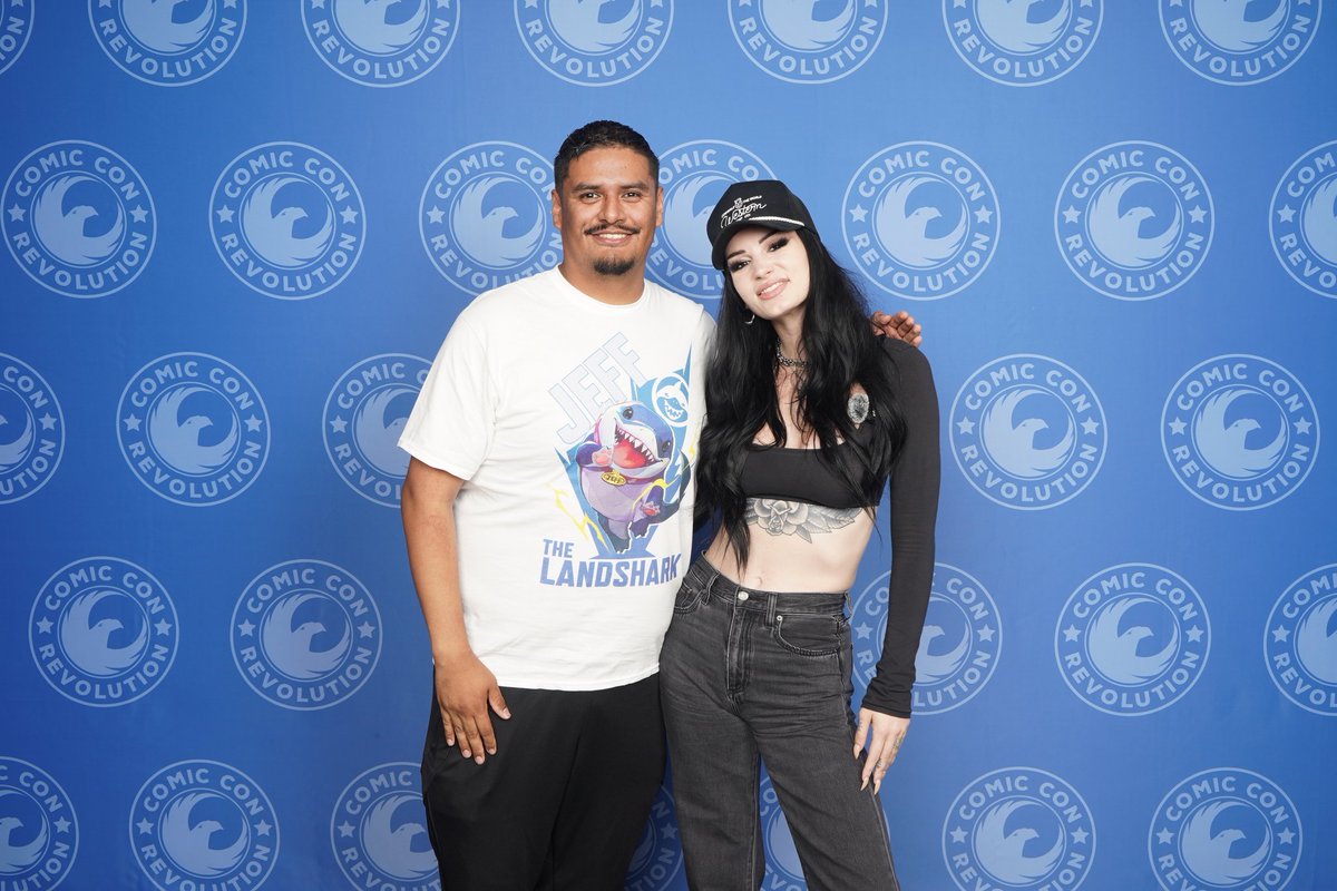 JJwingsit's tweet photo. I just met @Saraya and I knew I would stutter when trying to say anything to her 😂😭 https://t.co/GZ0tAMcI9g