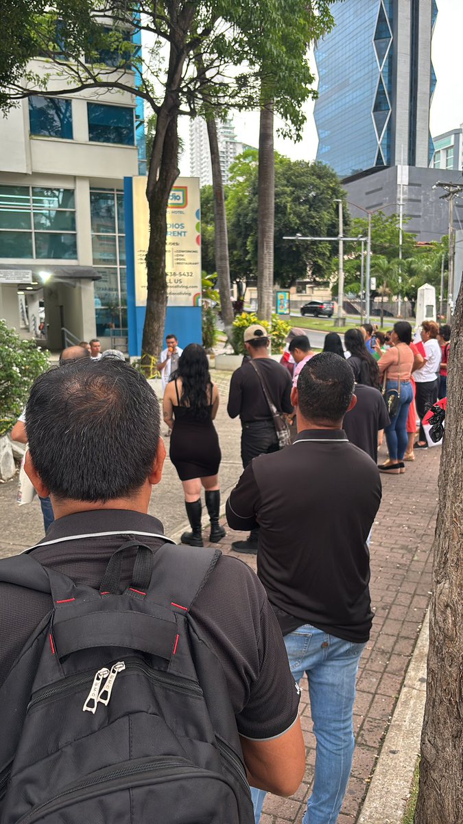 ASOPROF30's tweet image. Vigilia hoy 17 de mayo / Iglesia Virgen del Carmen. Pedir a Dios que salve esta Patria.