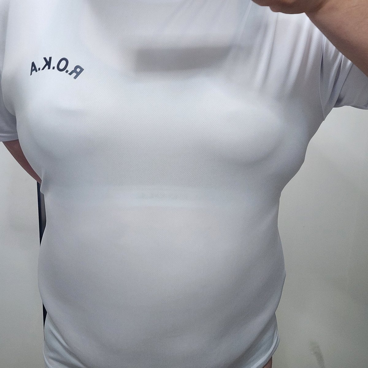 이속옷세트에 흰색티에 셔츠 걸치고 남사친 만나러 가요 오늘 10시간정도 같이 있을예정인데 걸릴지 안걸릴지 궁금하네요^^
#뚱시디 #부분시디 #cd #여장남자