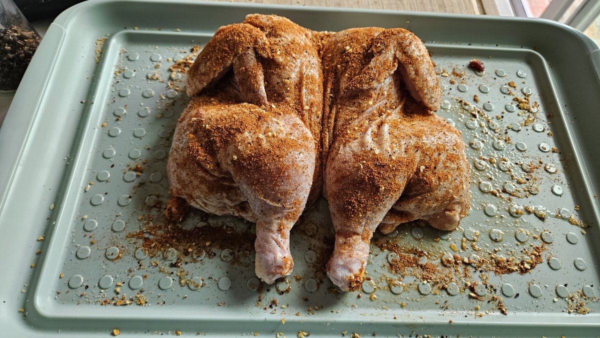 rockosplace's tweet image. #spatchcocked Cornish Hen..
Rotisserie style..
Eat well America.
MAHA food. 
♨️🍗