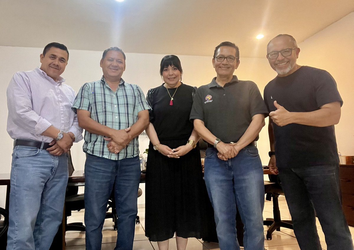 🎙️✨ ¡Iniciamos un nuevo ciclo en el Colegio de Profesionales del Periodismo!

Como presidenta de este grupo, me llena de orgullo darles la bienvenida a un periodo lleno de retos, aprendizajes y grandes oportunidades para fortalecer nuestro trabajo como periodistas.
 1/2