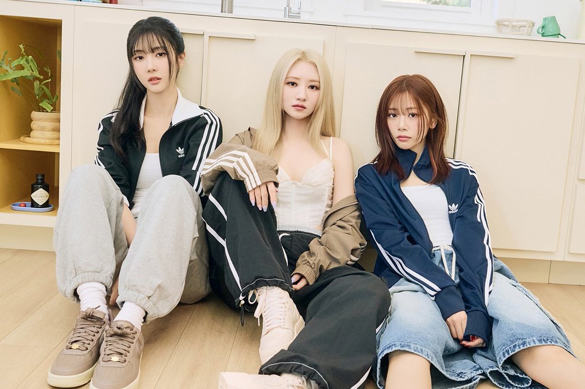 deukaertan's tweet photo. uau &amp; 3j 💌❕️ https://t.co/WymXDTjPE8