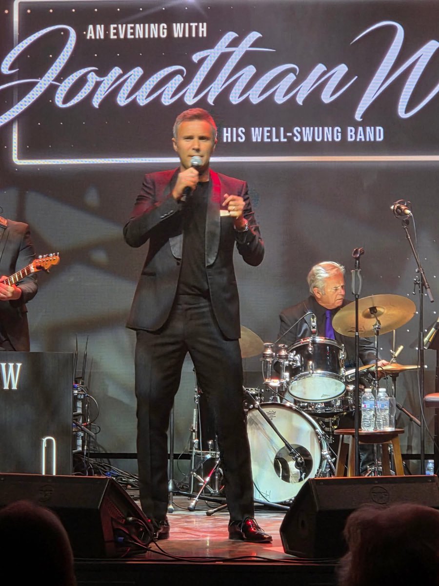 SianLMiles's tweet photo. What a fabulous evening…entertained by the fabulous @Jonny_Wilkes and his band at Warner Heythrop Hall. Amazing rendition of Mr Bojangles ❤️ https://t.co/d0sdBl683B