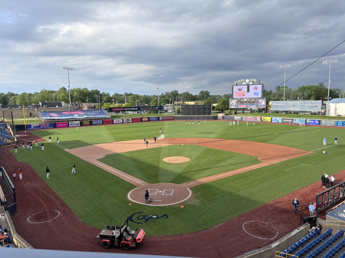 TownCenter2's tweet photo. Game #6 at the @LCCaptains Charities Classic at Classic Park in Eastlake: @northrangers (8-12) vs @southathletics (6-14). Tyler Leasure will pitch for North, and Nick Barrus for South. The Rangers beat the Rebels on April 28, 9-8 https://t.co/Qe23tqYUeP