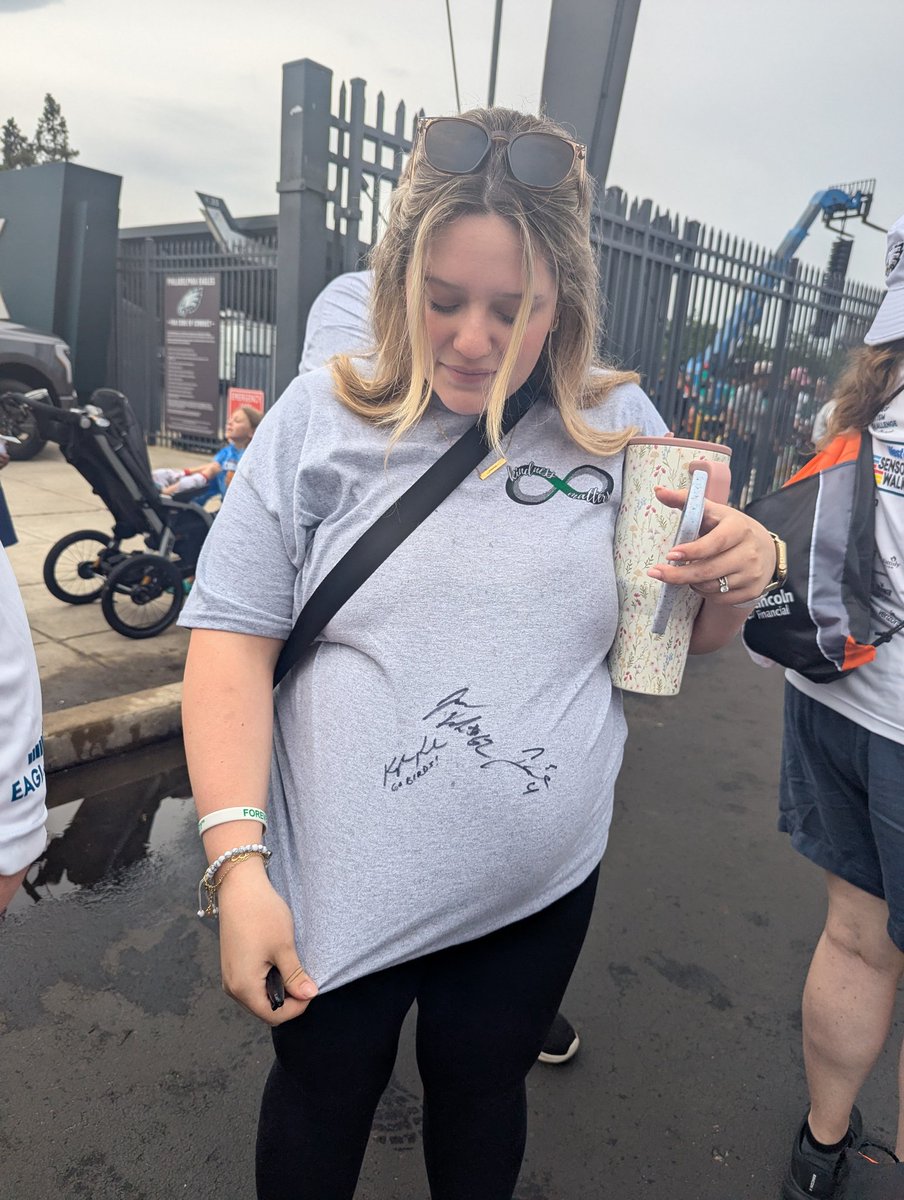 🦅💚🖤 #EaglesAutismChallenege #HappyHillendale