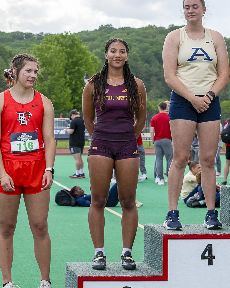 Gracie Merrick put in WORK out at discus! 💪

PR'd (45.72m), finished sixth after she snuck into the finals 😉

#FireUpChips🔥⬆️👟