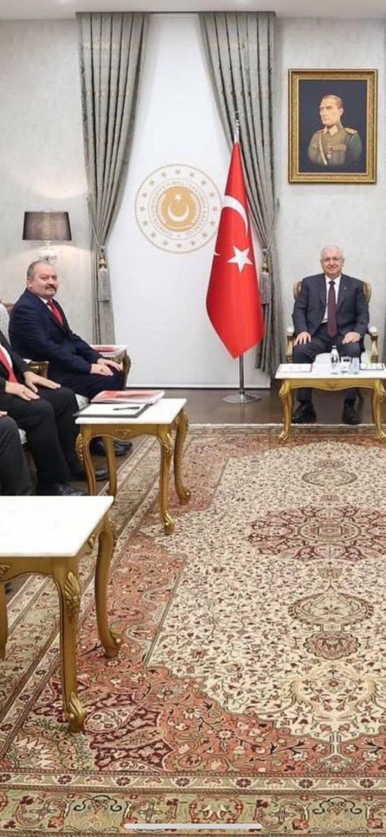 Yiğitlerimiz,aziz milletimizin aslanları tam 40 yıldır çanakkalede,Kurtuluş savaşında can veren kan veren ataları dedelerimiz gibi kahraman  #UzmanÇavuşlar terörle mücadelede can verdiler  uzuv verdiler bedel ödediler.
Silahlı Kuvvetlerimizin en fazla şehit gazi veren camiası