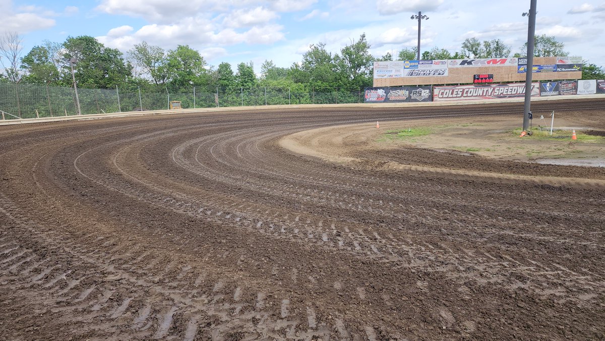 Tucked in here at <a href="/colescush/">Coles County Speedway</a>. Going to be a fun little joint!!!!