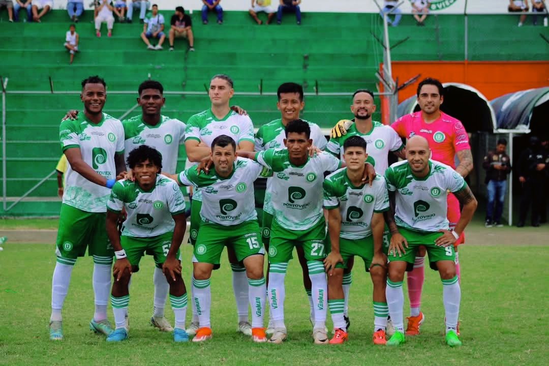 ¡GANÓOOOOOOO LiGA! 🟢⚪

#LDUP 10-1 Ciudad de Pedernales 

⚽ Cuesta
⚽⚽ Espínola 🇵🇾
⚽⚽ Pico 
⚽ Gómez 
⚽⚽ Delgado
⚽ Cangá 
⚽ Moreira 

Próximo partido: Miércoles 21, vs LDU Del Carmen.

📍Reales Tamarindos,19:30hs.