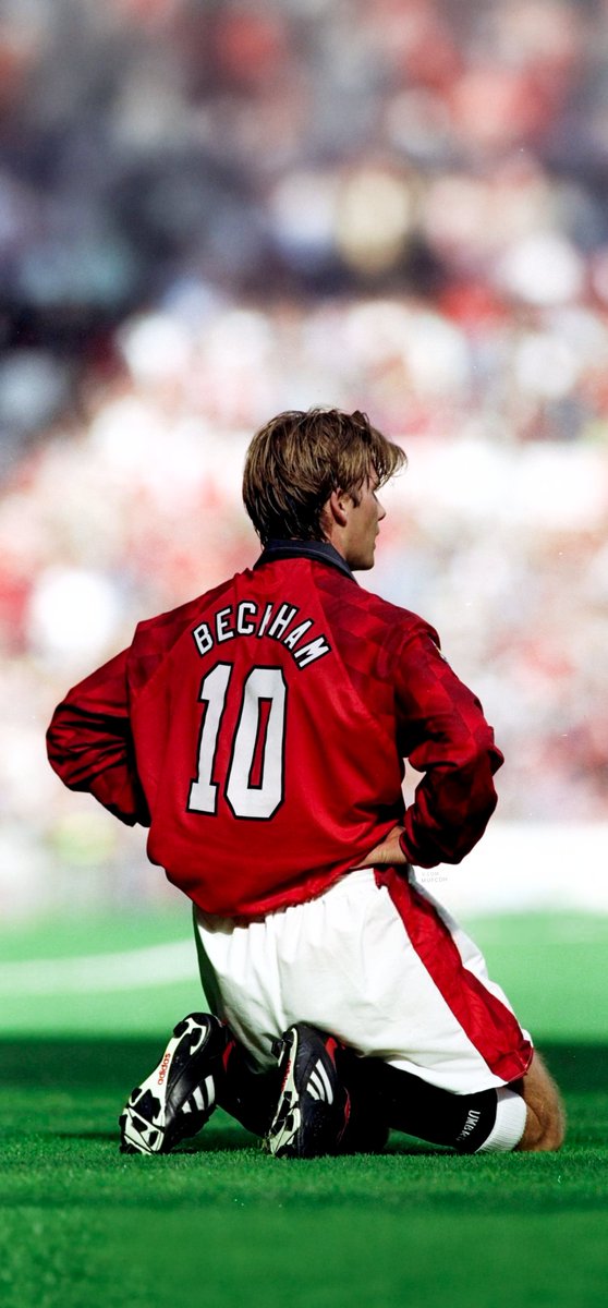 MUFCEDIT's tweet photo. David Beckham 1995 🥶 https://t.co/UQHEqZpcRg