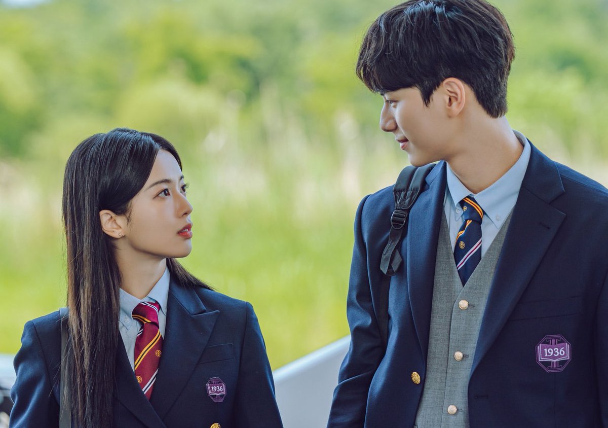 selsyoojung's tweet image. “did we make it?”                            Yes we did”
#Crushology101 
#Hierarchy