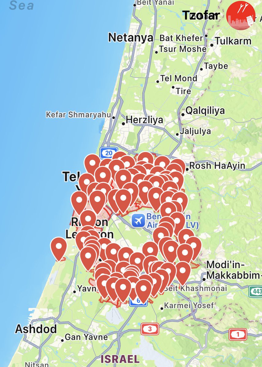 AvivaKlompas's tweet photo. NOW 🚨 Sirens sounding in Tel Aviv warning of an incoming Houthi missile https://t.co/buHgSxIu3i