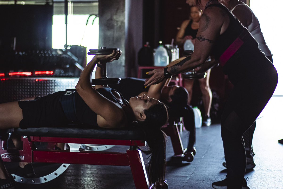 PHYSIQUESGYM's tweet image. This isn’t just a place to train—it’s a community built on grit, growth, and genuine connection. We are chasing the best version of themselves, and we push, support, and rise together.
#personaltrainingphoenix#personaltraining #GroupTraining#personaltrainernearme