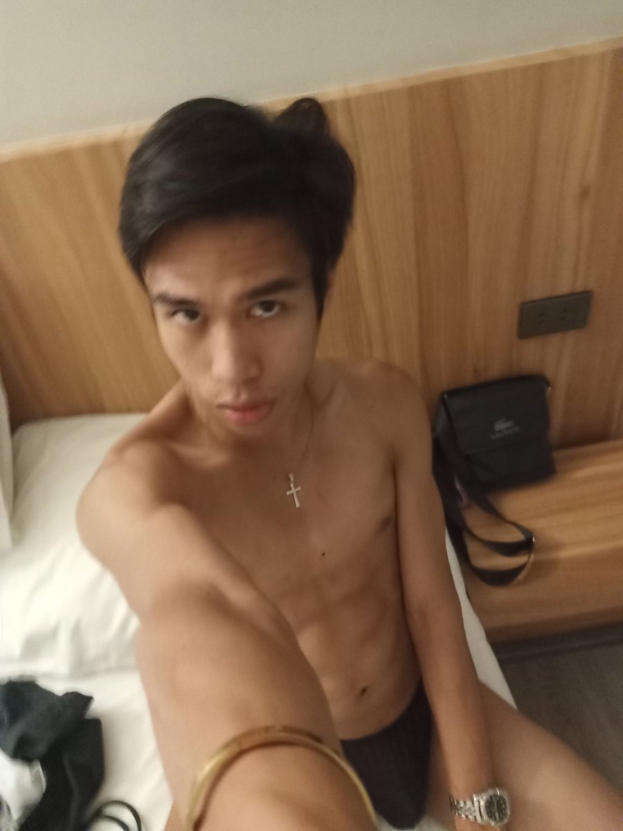 The moment I went to check in just to sleep cuz way to drunk and no bembang