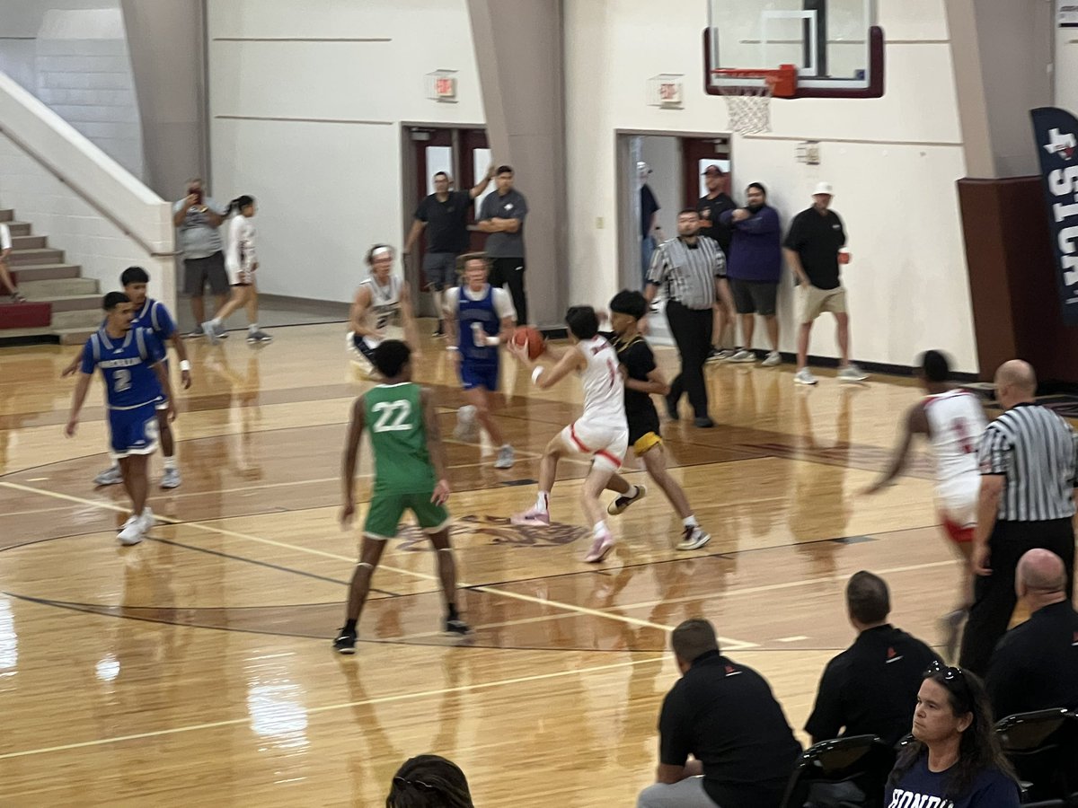 Zach in action!! STCA game!! <a href="/CoachesSouth/">South Texas Coaches Association</a> <a href="/Zach_Perez5/">Zach Perez</a>