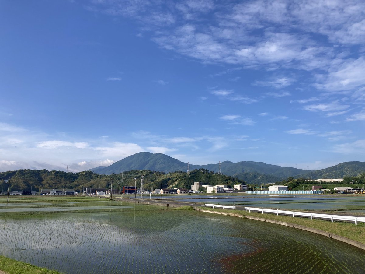 ShiroTabuchi's tweet photo. 雨の予報がひっくり返り、いい天気になりました。
いい演奏会にしましょう😊 https://t.co/r3Y8hX4DOr