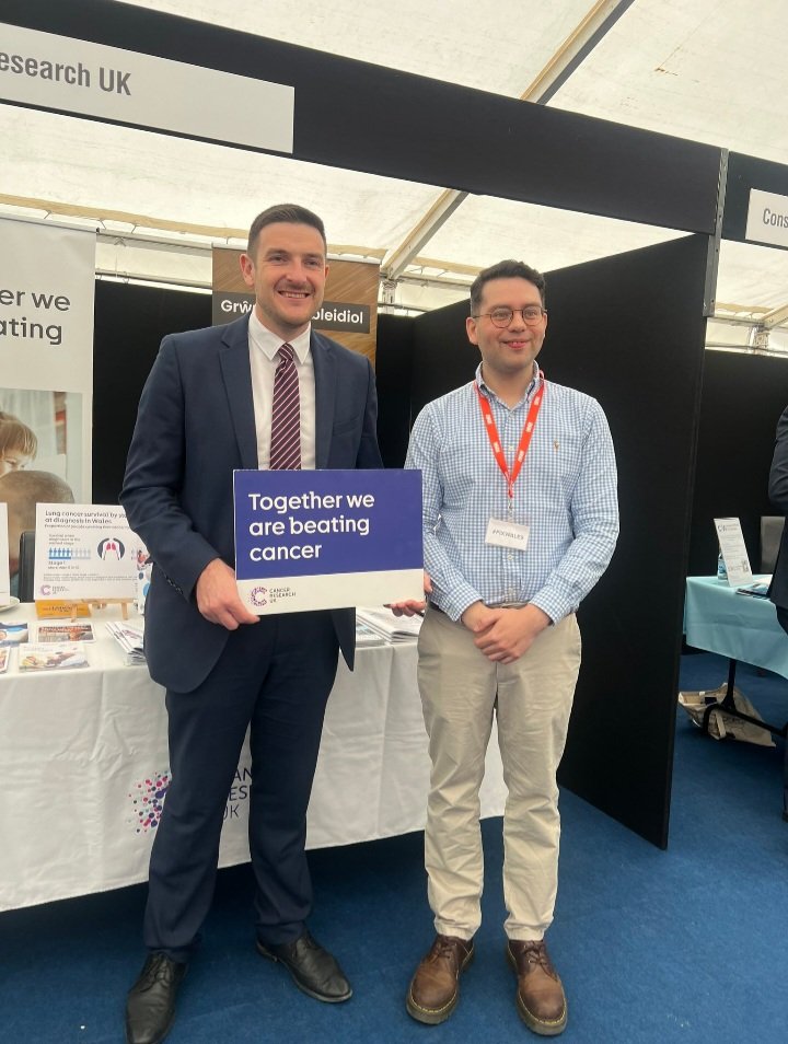Cancer Research UK in Wales (@crukcymru) on Twitter photo Delighted to chat to <a href="/JamesEvansMS/">James Evans MS</a> about the importance of launching a cancer plan for Wales. In Wales, cancer incidence rates are projected to rise by a tenth by 2040. Through a plan, we must address this challenge head-on 🧬🔬🏴 Delighted to chat to <a href="/JamesEvansMS/">James Evans MS</a> about the importance of launching a cancer plan for Wales. In Wales, cancer incidence rates are projected to rise by a tenth by 2040. Through a plan, we must address this challenge head-on 🧬🔬🏴