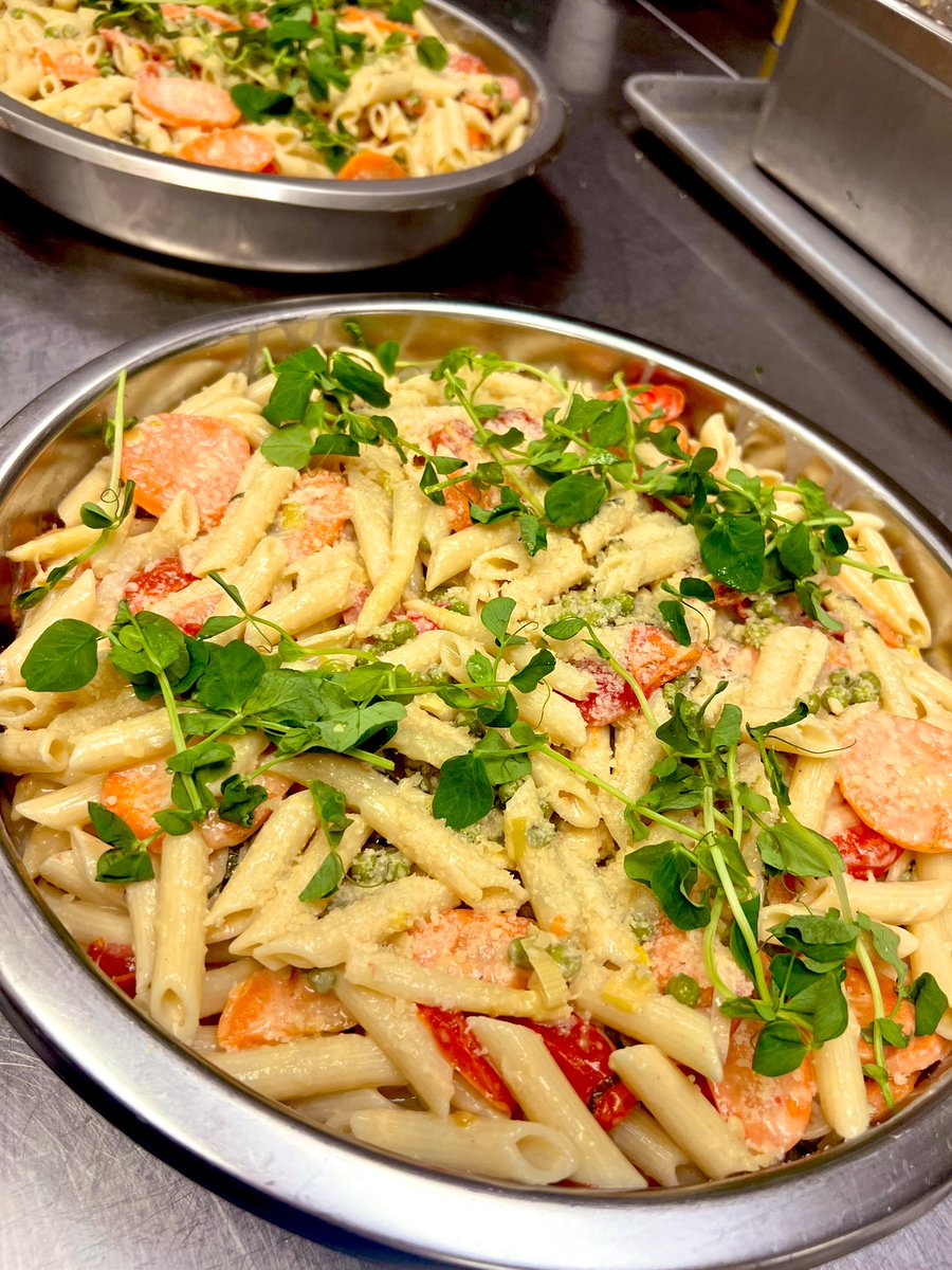 daveyhubb's tweet image. It was a pasta kinda night! Aldente’
✌️❤️+🍝
#cheflife #travelingchef #pastanight #catering #events #hotel #crowneplaza