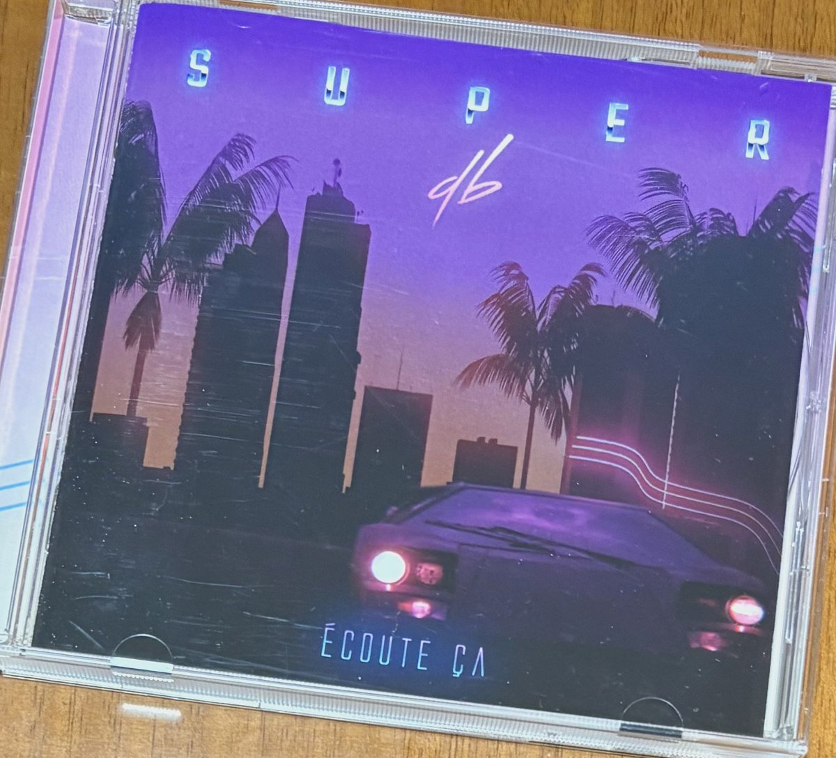 m527y's tweet photo. 今夜はロンドン発の80sテイスト溢れるポップロックユニットの名盤で土曜だから夜ふかし😌💿🎶
#SuperDB #ECOUTECA #AOR
https://t.co/wEbhgH9Mvy https://t.co/JPYI6ssnYN