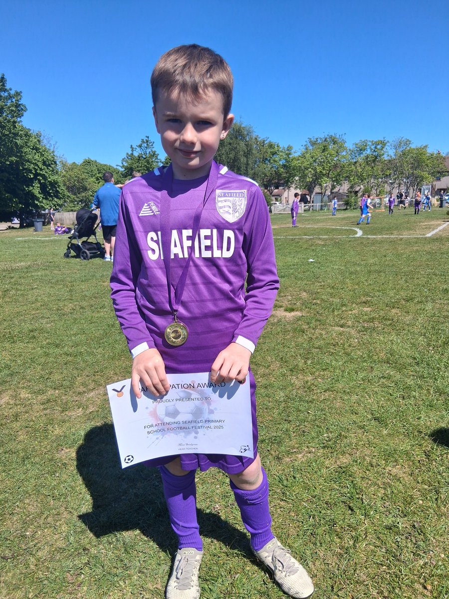 SeafieldHT's tweet image. 😎 Huge big thank you to our fantastic #ParentPartnership ☀️ @Seafield staff &amp;amp; community 💜 for such a fantastic #SpringFair🍦 &amp;amp; Football ⚽️ today! A great time was had by all ~ Great to see our local teams 💯🙌