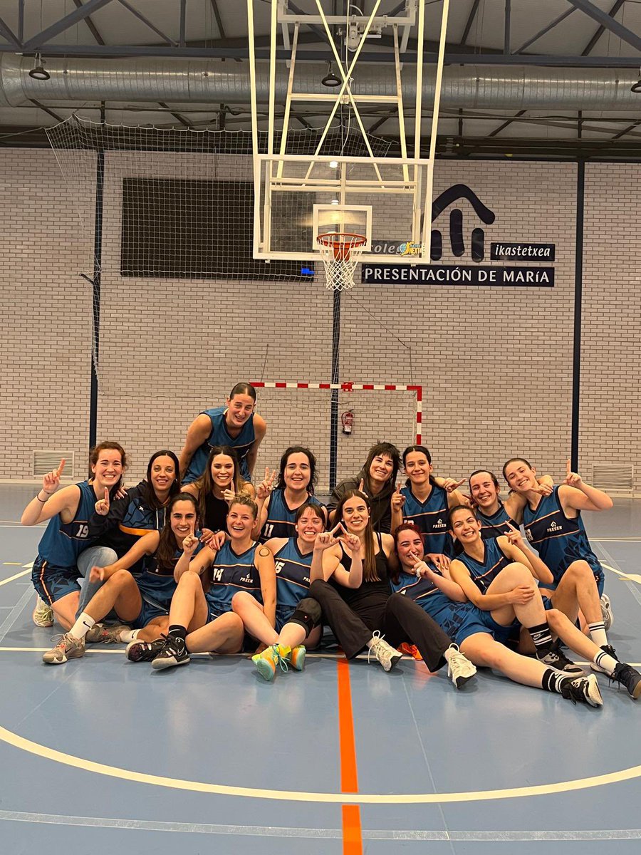 cdpremavi's tweet photo. 🏀 Senior femenino

Partido intenso que gracias al acierto de la 2º parte, hemos consiguiendo la victoria.  Acabamos la temporada con buen sabor de boca y primeras de grupo. Lan bikaina neskak!!
Premavi 40 - Calasanz 36 https://t.co/UPzGhIUmS3