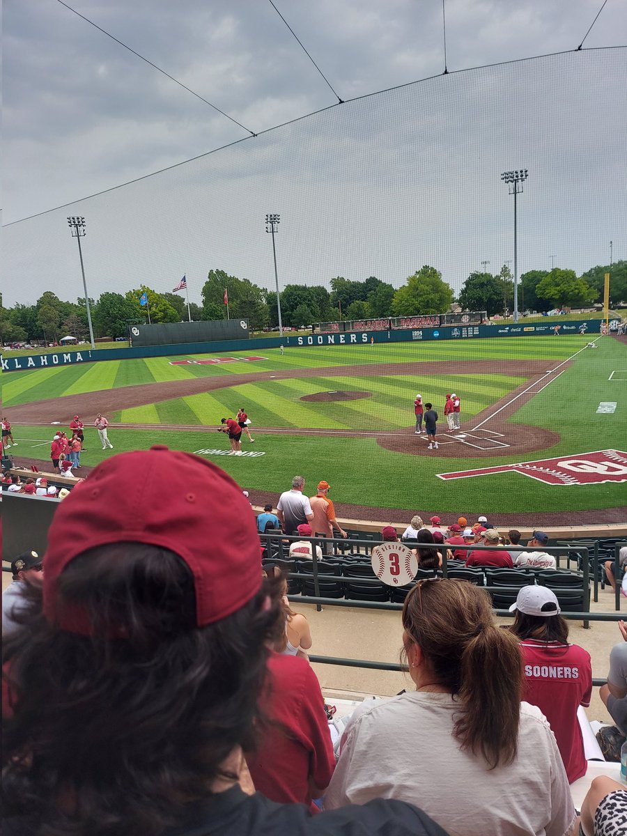 cryjuices's tweet photo. Beat Texas! Boomer! https://t.co/1FaAf1LVfp
