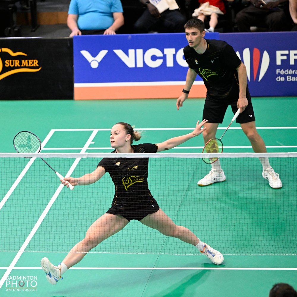 FFBaD's tweet photo. #VictorChampionnatsdeFranceTop12 - Mulhouse détrône Fos-sur-Mer

Le podium complet : 
🥇 : Red Star Mulhouse
🥈 : Badminton Club Fos
🥉 : Badminton Club Chambly Oise

📝 https://t.co/bScgEIaUL1

📸 @badmintonphoto 

#ffbad #badminton #Fos2025 https://t.co/cLYTqmrpCY