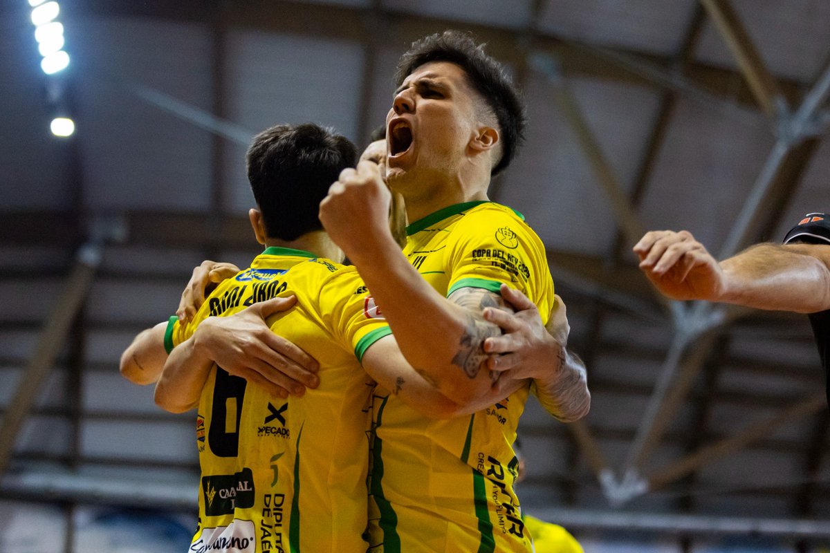 🤩  ¡De ti, para mí!

🤜🏼🤛🏼 <a href="/danizurdo17/">dani zurdo</a> y <a href="/MatiiRosa/">Matii Rosa</a> 

#SomosJaén💛