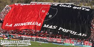El telón original, el verdadero. 1️⃣
La hinchada más popular. 🔴⚫
La barra del panadero. 🔴⚫