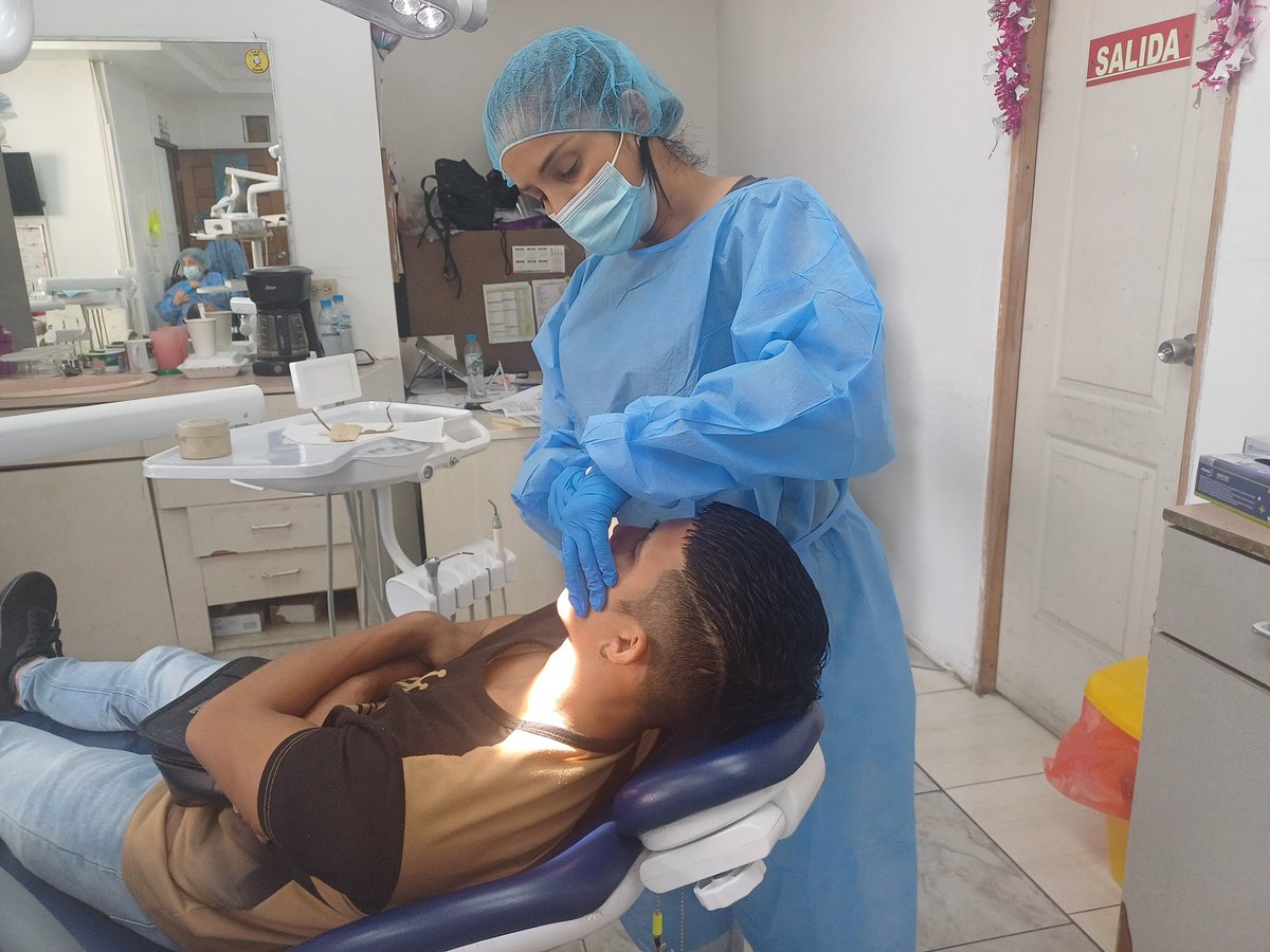 MINSAPma's tweet image. #PanamáMetro | Más de 300 carnés blancos y verdes se entregaron en la feria de manipuladores de alimentos en Río Abajo y Juan Díaz, con servicios de salud y capacitación en normas sanitarias. #MinsaPanamá