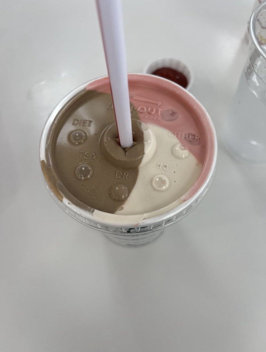 ᶠᵃⁿ In-N-Out Burgers tweet media