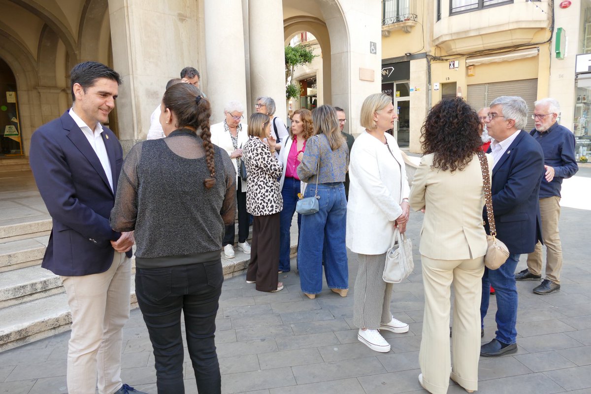 PPC_Figueres's tweet photo. Una delegació d’Alcalá la Real participa aquest cap de setmana en els actes commemoratius dels 150 anys de la mort de Pep Ventura

Es recupera l’agermanament entre Figueres i la ciutat andalusa, on va néixer el compositor sardanístic. https://t.co/CxyDRrVk7N