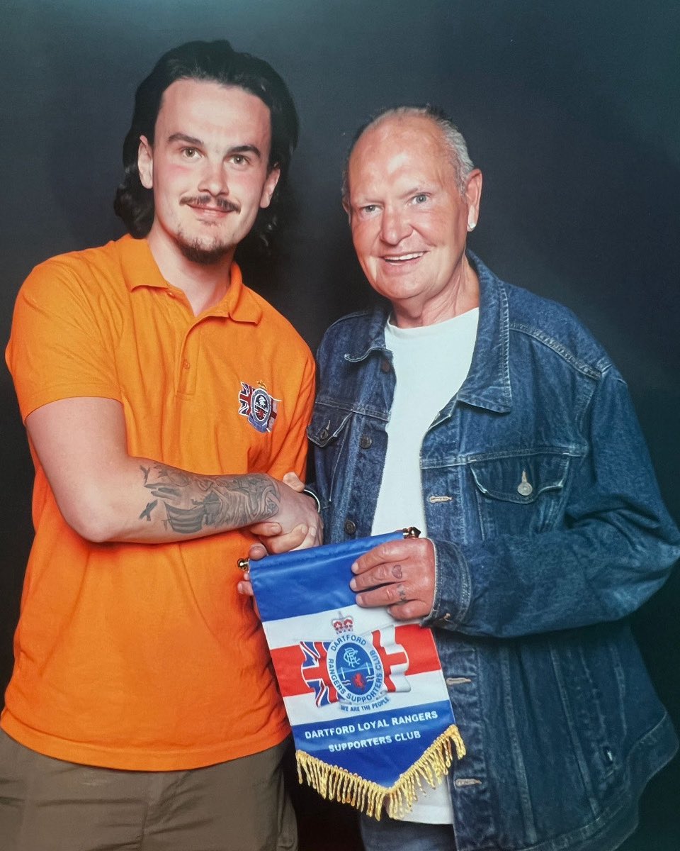 One of members with the club pendant with the legend Gazza 🇬🇧 nice one H