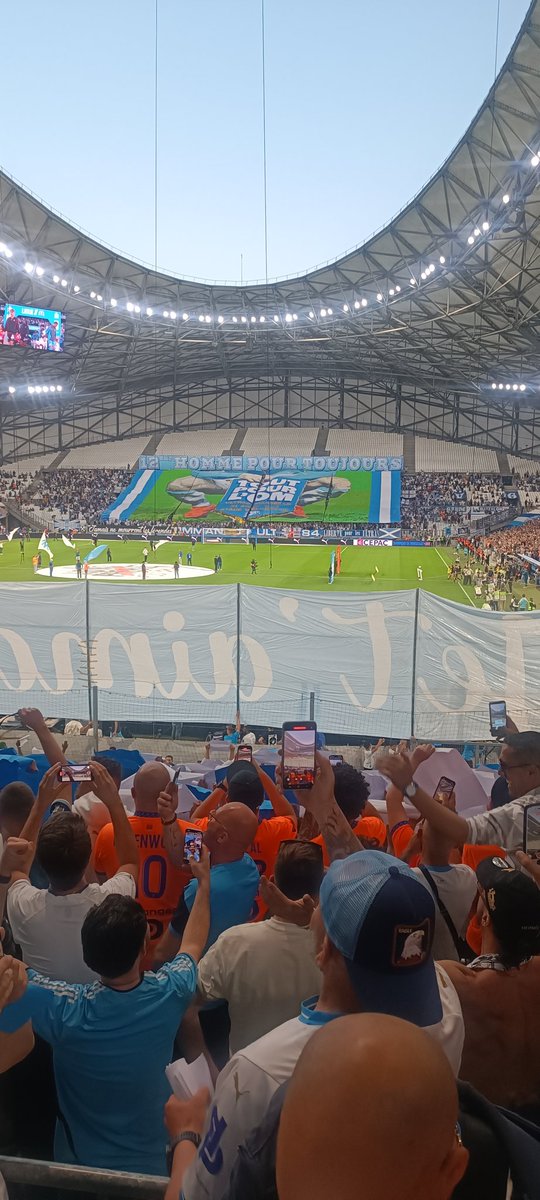 marrecyeah's tweet photo. #lfpfdp sans les SouthWinners rien est pareil au Vélodrome
Cordialement la direction https://t.co/uh8PYLxxcA