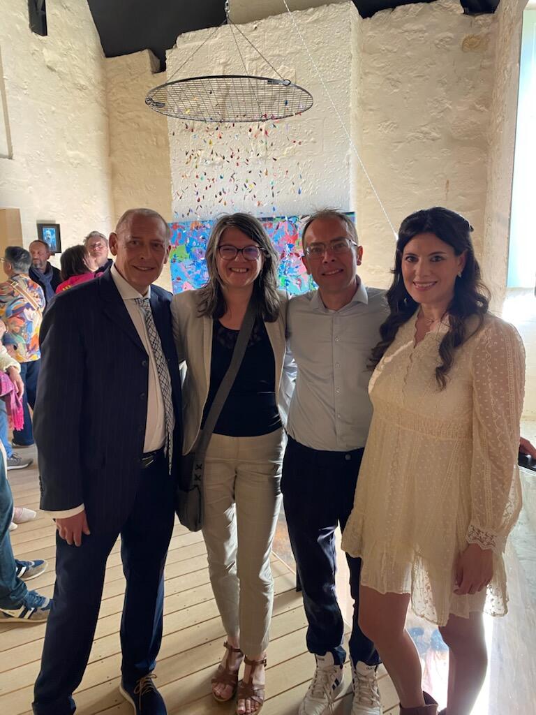 Très heureux d'accueillir Patricia MIANI et Grégory BLIN au <a href="/HistorialPoitou/">Château de Monts sur Guesnes - Historial du Poitou</a> pour leur magnifique exposition Nymphéas et Stellaria. C'est au Château de Monts sur Guesnes jusqu'au 22 octobre 🤩