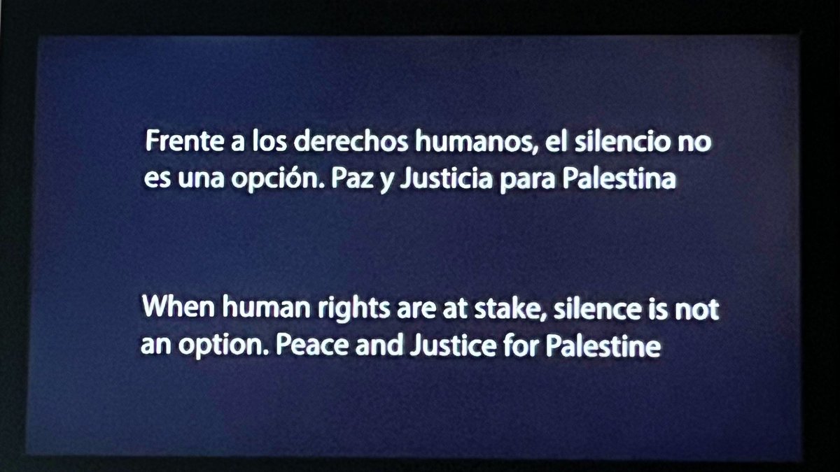 Mensaje valiente de RTVE antes de empezar #EurovisionRTVE.

Paz y Justicia para Palestina.