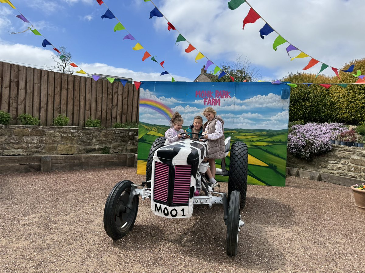 EmilyWogan's tweet photo. @MissLinklater @MrsManson1GM @mrsgrassby @MrsDyeBPS 

🐷🌾🐐🦆🌸🐄👩🏼‍🌾🫏🚜☀️ https://t.co/lTrYb6HNj6