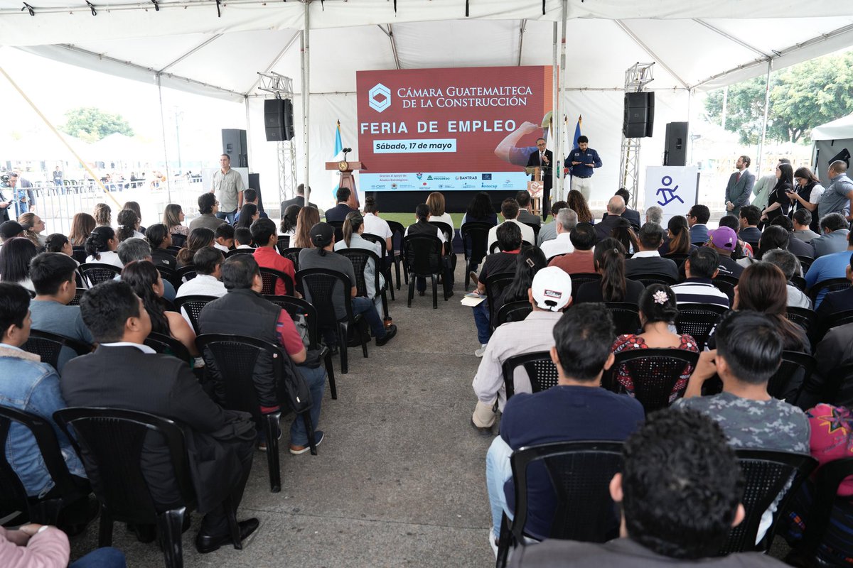 La vicepresidenta <a href="/KarinHerreraVP/">Karin Herrera</a> inauguró la Feria de Empleo impulsada por <a href="/construguate/">Cámara Guatemalteca de la Construcción</a>, en coordinación con <a href="/MINTRABAJOGuate/">MINTRAB</a>, <a href="/intecapoficial/">Intecap</a> y <a href="/OIMGuatemala/">OIM Guatemala</a>; iniciativa que abre nuevas oportunidades laborales a quienes más lo necesitan.

#ElPuebloDignoEsPrimero