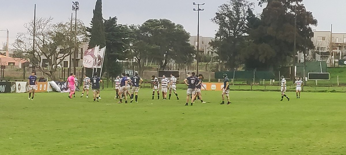 ☘️ Ya se juega en Servando Gómez. Llovizna, cancha pesada.
#VamosAzules #SiempreAzulado