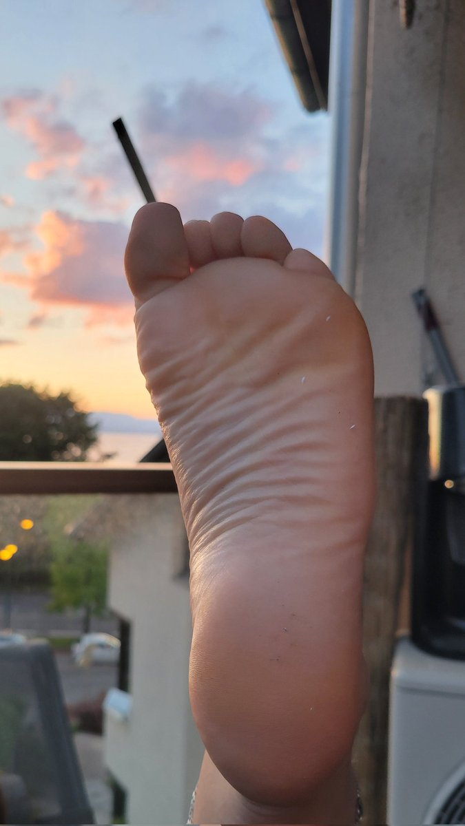 gingermomfeet's tweet photo. Do you want more ? 💦

#feet #foot #feetforlife #feetlove #onlyfansgirl #onlyfanfeet https://t.co/yMTW3zVIdb