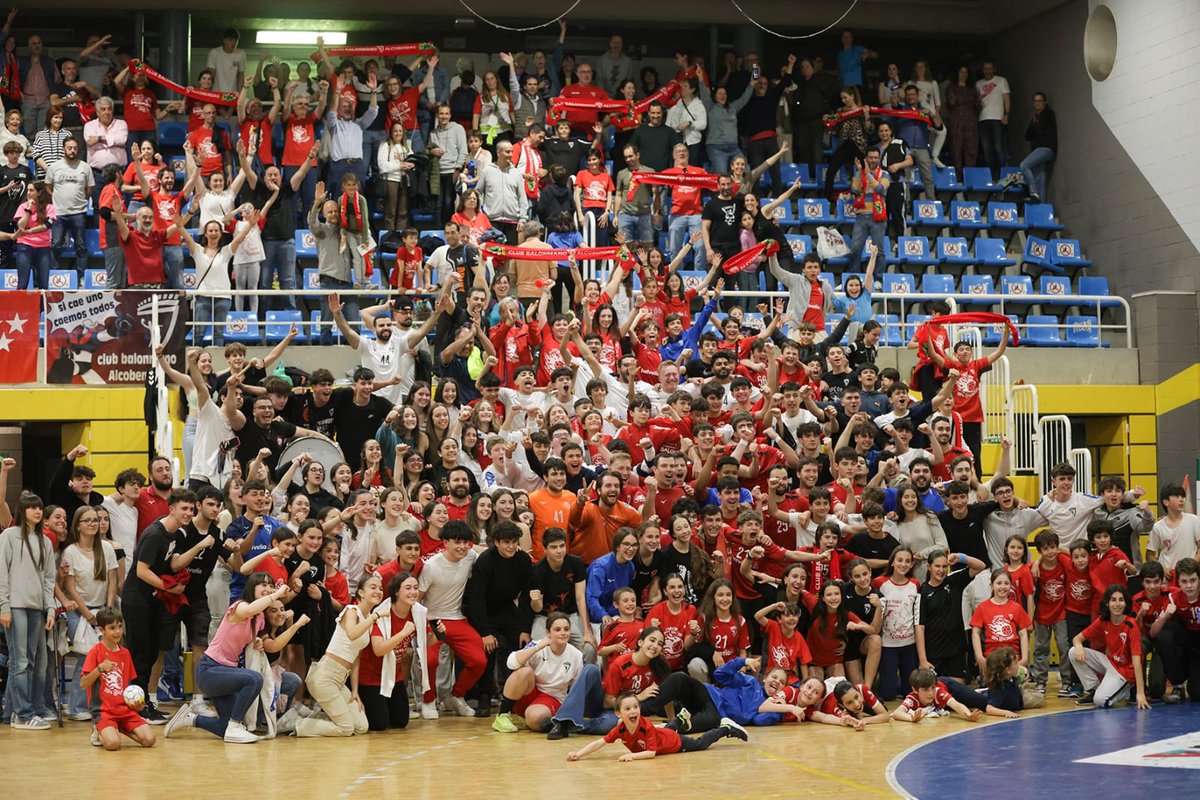 Terminó una temporada (más) apasionante 24-25 con <a href="/javiersuarezal/">Javier Suárez</a> 👔 <a href="/delarubia10/">Alfonso de la Rubia</a> 👔 al frente ©️ por <a href="/gonzavelasco/">Gonzalo Velasco</a> (3er máx goleador) con <a href="/Ramonfz_22/">Ramon Fuentes Zamora</a> con 10g 😎 un excelso <a href="/boyarizo/">Alberto Lopez</a> desde el pivote en ATAQUE y férreo Lozano en DEFENSA junto a un sólido <a href="/joseguti22/">Jose Gutierrez FT19</a>...