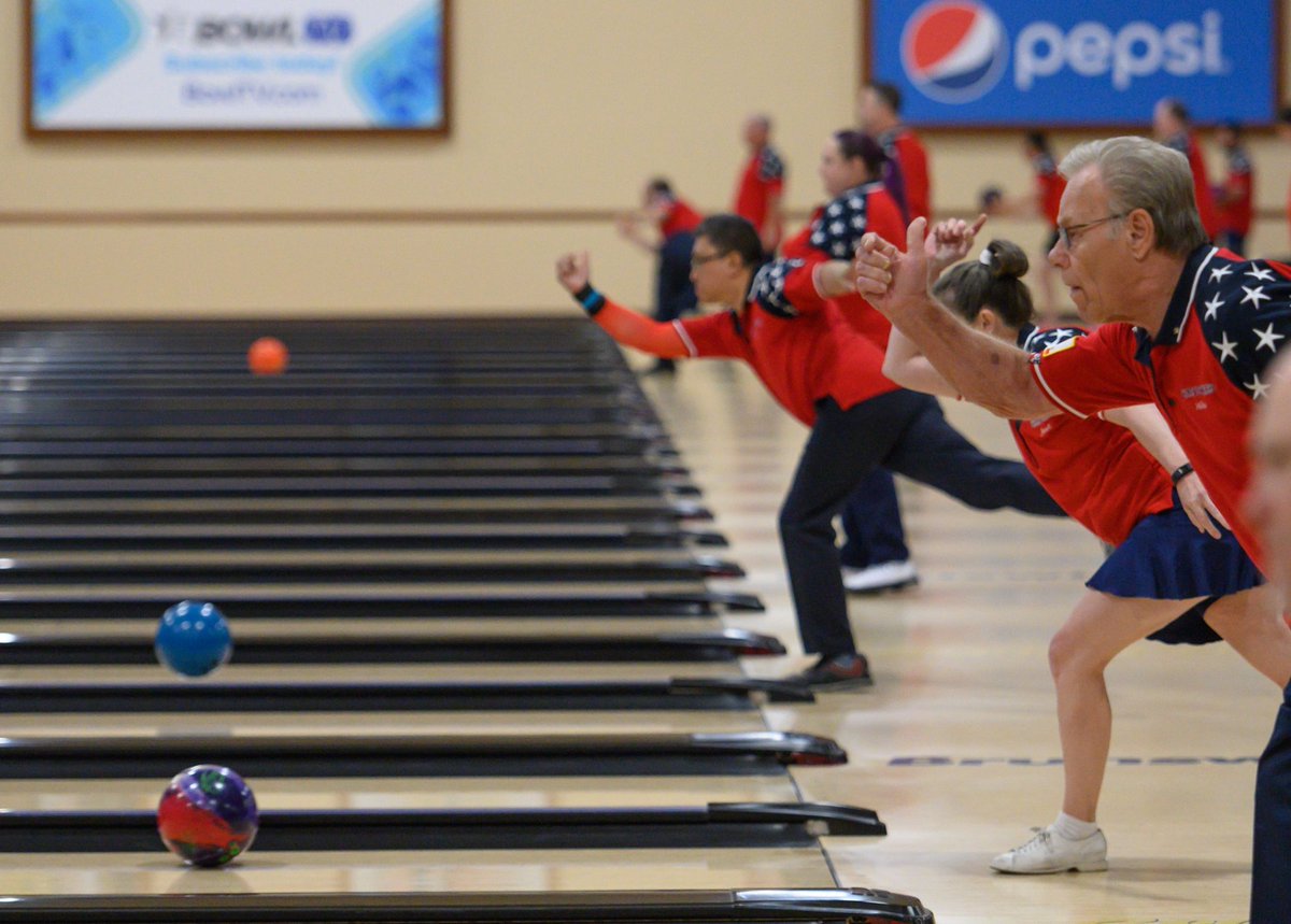 Lanes, laughs, and friendly competition—just how we like it! Who’s joining the fun? 🎳😆