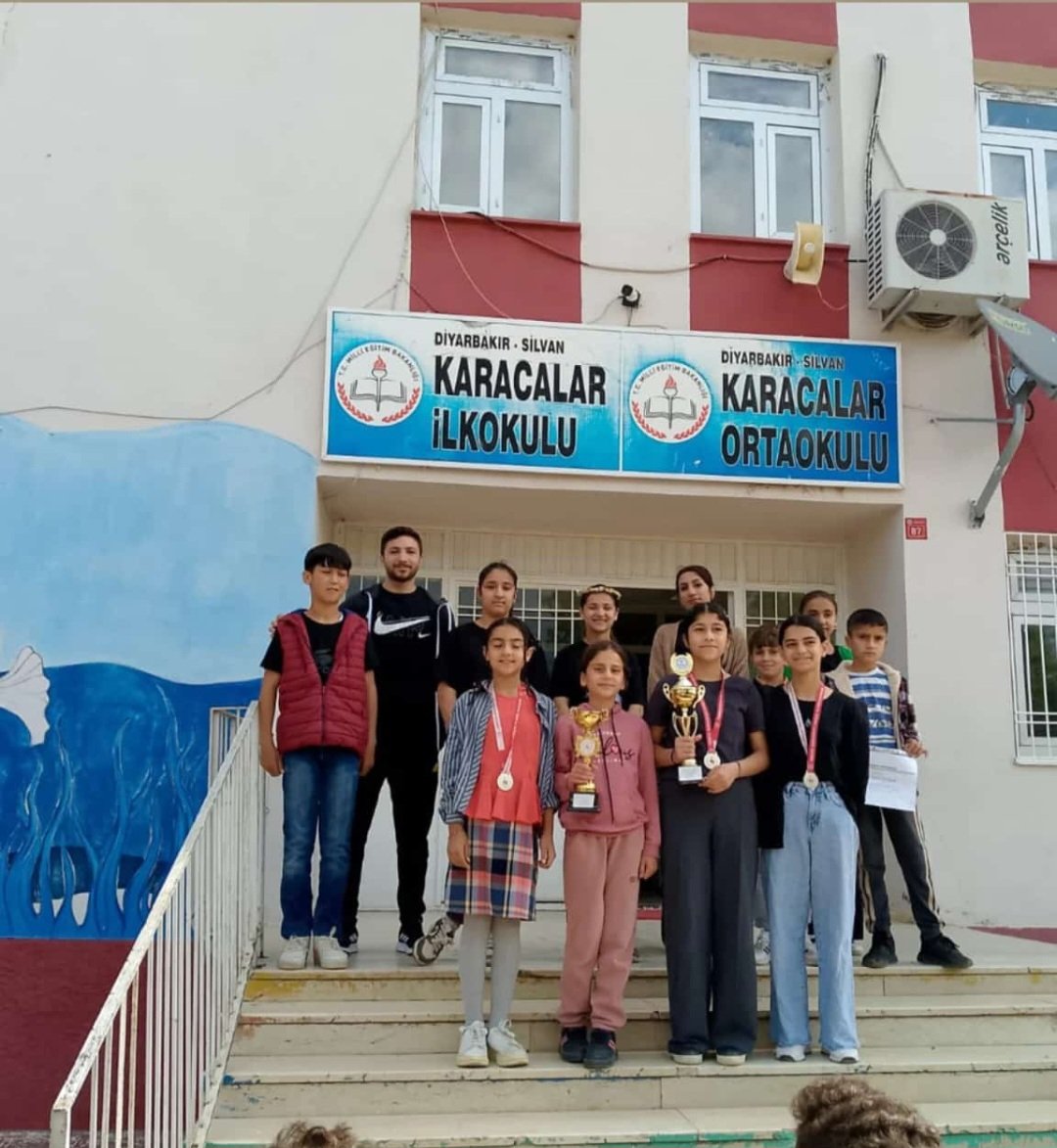 Okulumuz 2024-2025 Eğitim Öğretim yılı Okul Sporlarında, Masa Tenisi alanında YILDIZ KIZLAR kategorisinde ilçe 1. si ve KÜÇÜK KIZLAR kategorisinde ilçe 3.sü  oldu.
Beden Eğitimi Öğretmenimiz Mustafa ACAR'ı ve öğrencilerimizi tebrik ederiz.