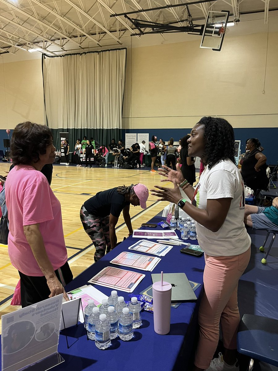 .@Emorynursing faculty @telisaspikes @drbondsjohnson  &amp; Dr Whitney Wharton working hard with the #AKAs to spread awareness for #brain and #heart health, #caregiving and #stress.
