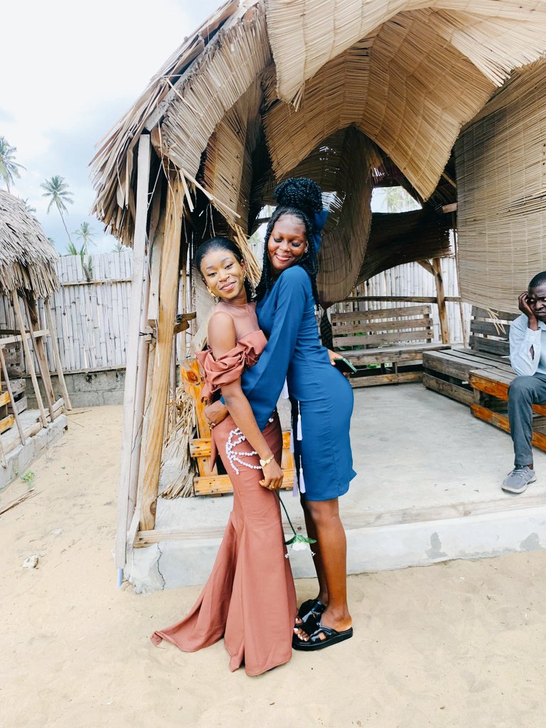 Giftyy_0's tweet photo. Met with @Naomi_nzube today🙈 she's so beautiful🥹😍
#aloml #loveseason https://t.co/qBl3TXW3ru