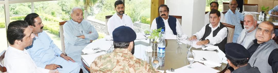 مظفرآباد
مشیر وزیراعظم پاکستان رانا ثناء اللہ,صدر پاکستان مسلم لیگ ن آزاد جموں و کشمیر شاہ غلام قادر شوائی میں بھارتی جارحیت سے شہید ہونے والے امام مسجد کے لواحقین سے اظہار تعزیت اور فاتحہ خوانی کر رہے ہیں اور وزیر اعظم پاکستان میاں محمد شہباز شریف کی جانب سےامدادی چیک دے رہے ہیں