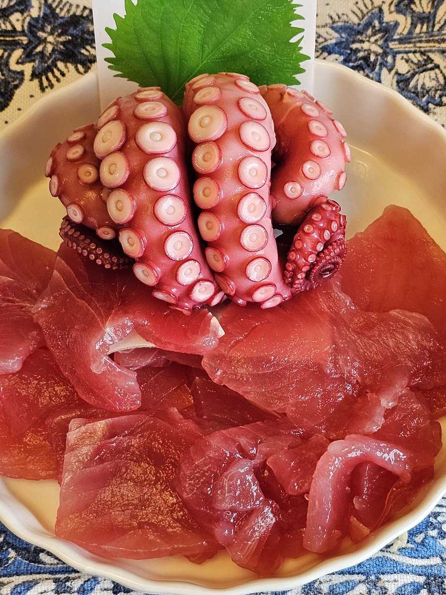 ogawahiros71973's tweet image. 刺身頂きます
ご馳走さまでした
#刺身 #まぐろ #たこ #おうちごはん𓎩𓌉𓇋 #おうちごはん #料理好きな人と繋がりたい