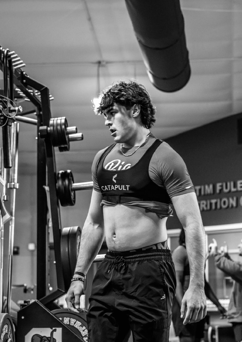 CJames_5's tweet image. And just like that, spring practice is over. Wanted to give a big thanks to all my guys and coaches for welcoming me into the Red K1ngdom family. The best is yet to come! Excited for the summer and Friday night lights. @JoshNiblett @CoachD_GVL @RecruitTheG @RedElephant_FB