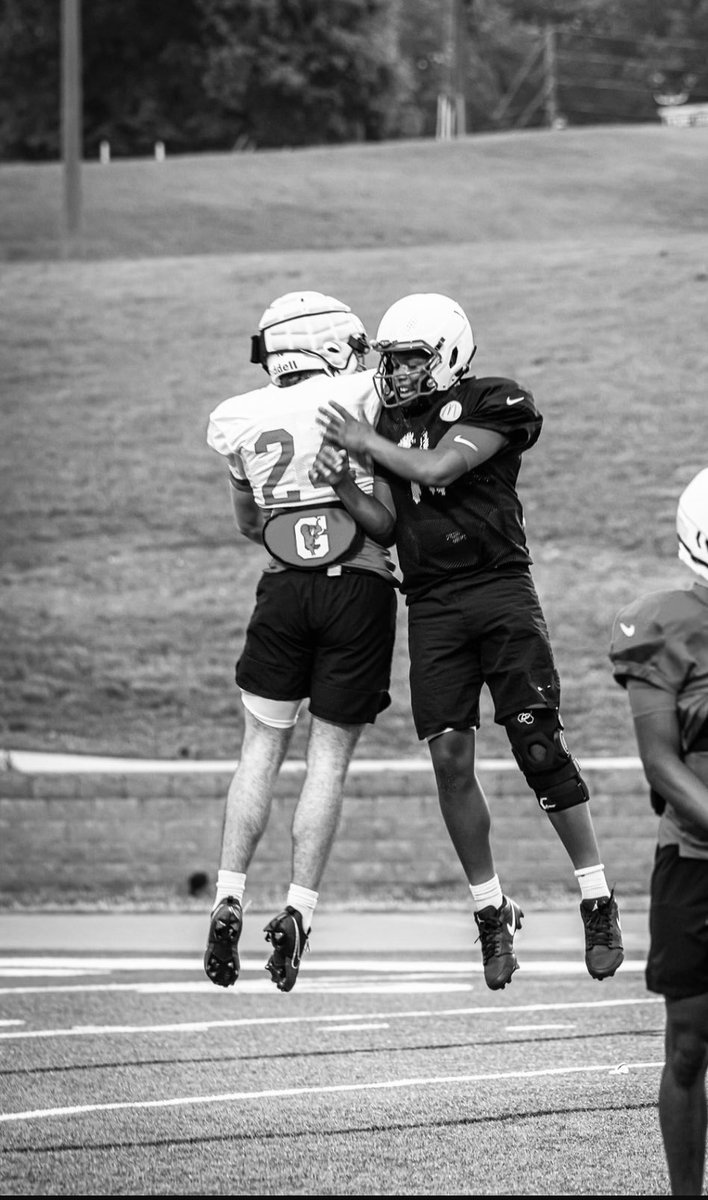 CJames_5's tweet image. And just like that, spring practice is over. Wanted to give a big thanks to all my guys and coaches for welcoming me into the Red K1ngdom family. The best is yet to come! Excited for the summer and Friday night lights. @JoshNiblett @CoachD_GVL @RecruitTheG @RedElephant_FB